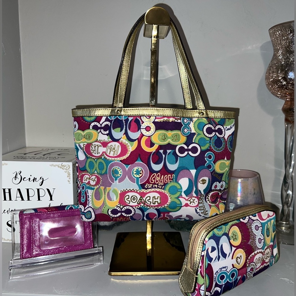 Matching Coach Poppy Purse, Wristlet, and wallet! With hang tag as well! - Picture 2 of 16